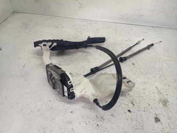 SERRURE DE PORTE AVANT DROIT FIAT 500X 2014-2021 - Vue 1